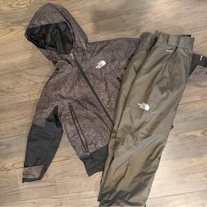 The North Face Kids Ski Jacket and Pants - Olive and Black - Boys Medium (10)